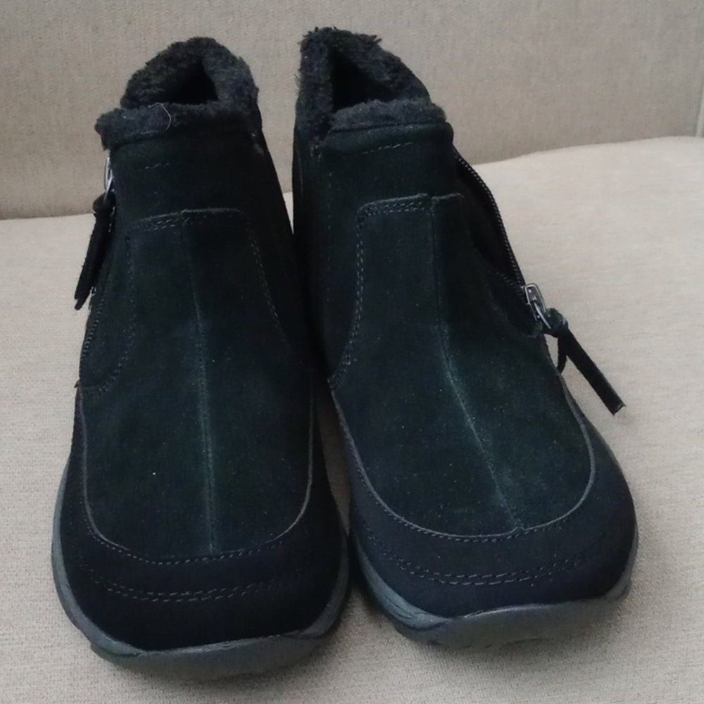 Women boots size 7 1/5M